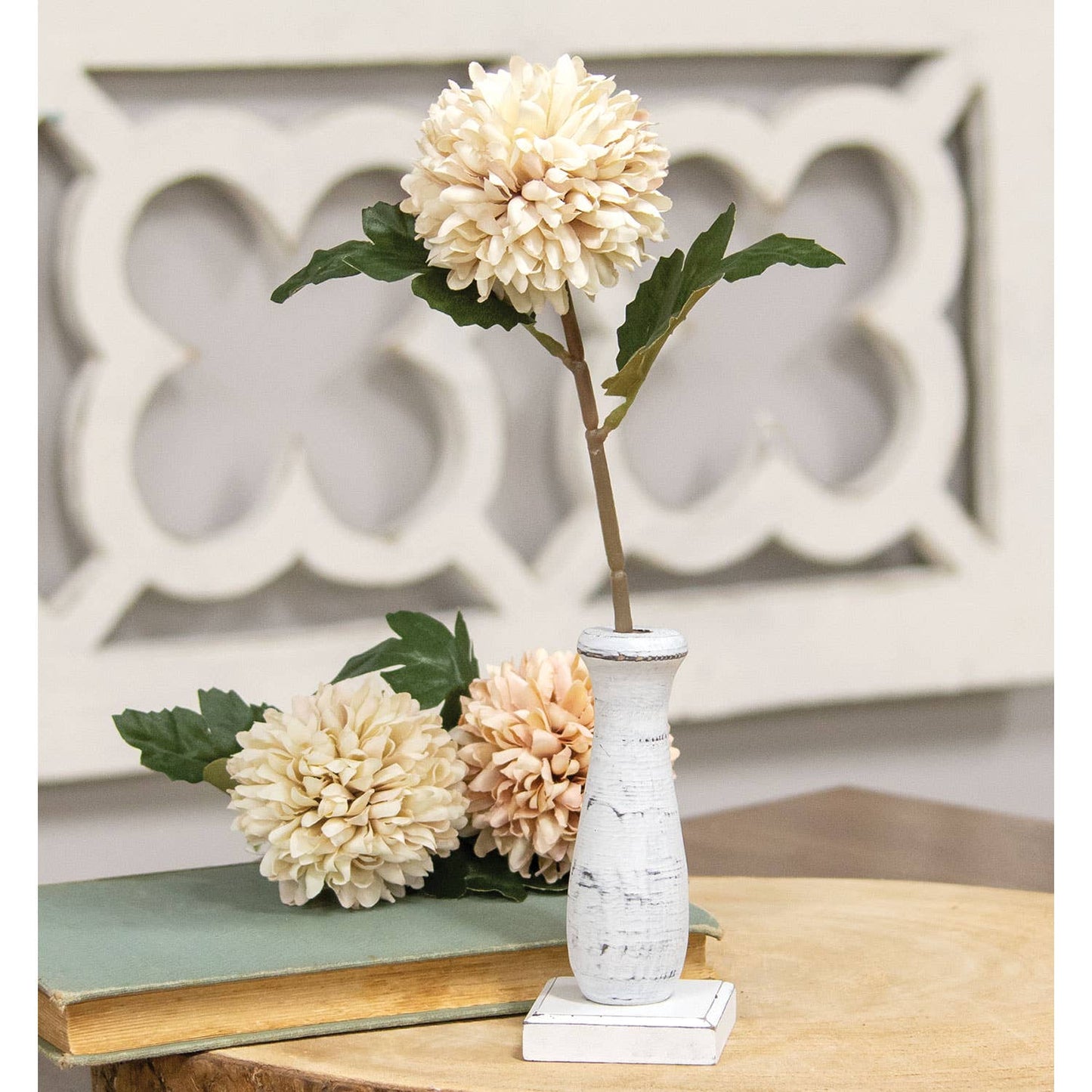 Curvy White Spindle Flower Holder